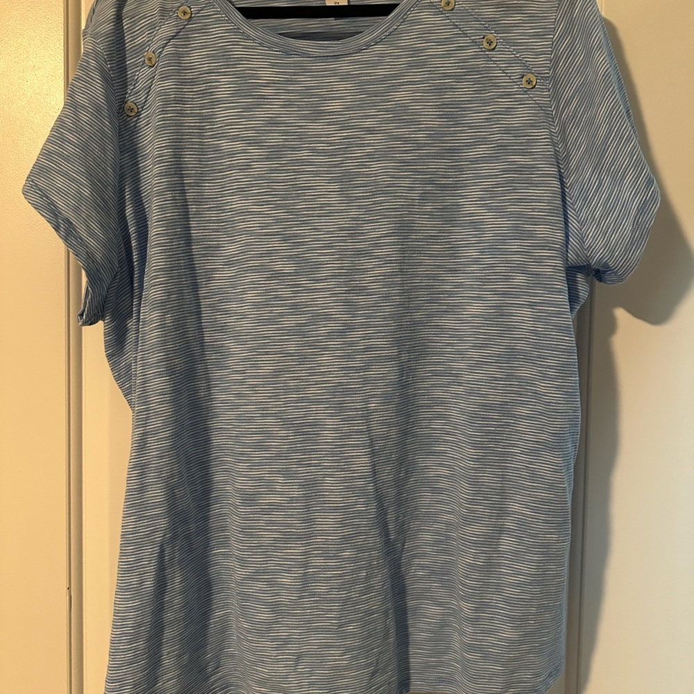 Liz Claiborne Light Blue Patterned Short Sleeve Top